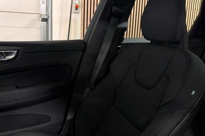 Volvo XC60 B5 AWD Plus Dark