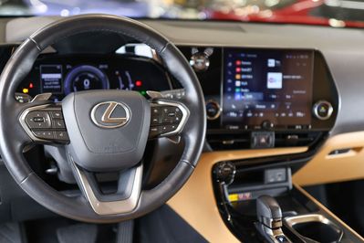 Lexus NX 350H Prestige 2WD