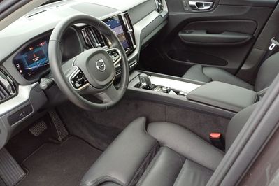 Volvo XC60 B5 B AWD Plus Dark