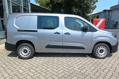 Fiat Doblo Cargo/Van Zabudowa Brygadowa AT8