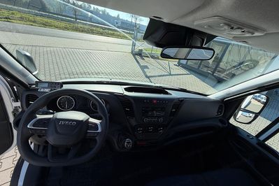 Iveco Daily 70C18 Izoterma + Winda