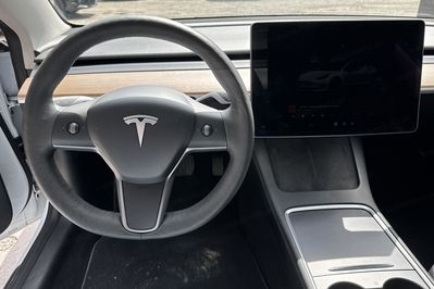 Tesla Model 3 RWD