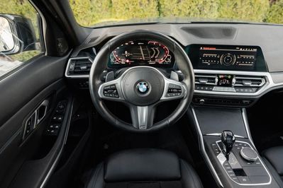 BMW Seria 3 330e M Sport sport-aut