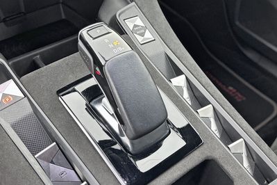 DS DS 7 Performance Line 1.6 E-Tense Hybrid AT