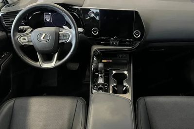 Lexus NX 350h Prestige 2WD