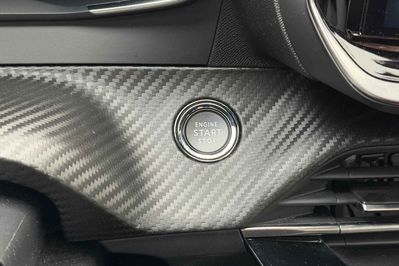 Peugeot 2008 Allure e-DCS 1.2 mHEV