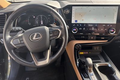 Lexus NX 350h Omotenashi AWD
