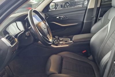 BMW Seria 3 320i Sport Line aut