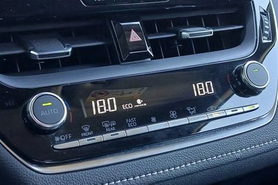 Toyota Corolla 1.8 Hybrid Style
