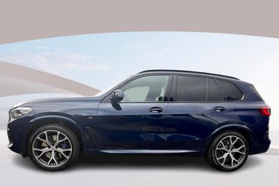 BMW X5 M50i