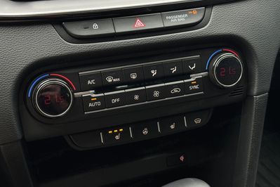 Kia XCeed 1.5 T-GDI Business Line DCT