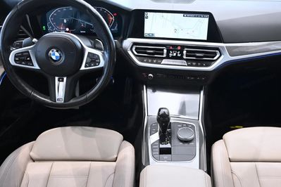 BMW Seria 3 330i xDrive M Sport sport-aut