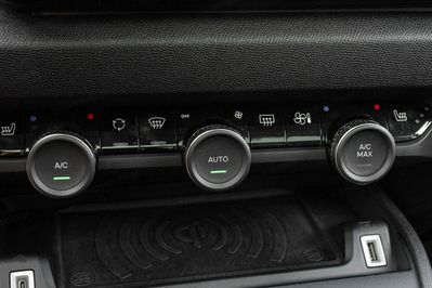 Citroen C4 X EV136 50kWh Shine