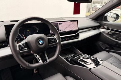 BMW Seria 5 Touring 520d xDrive M Sport
