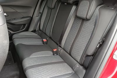 Peugeot 2008 1.2 Puretech Allure S&S EAT8