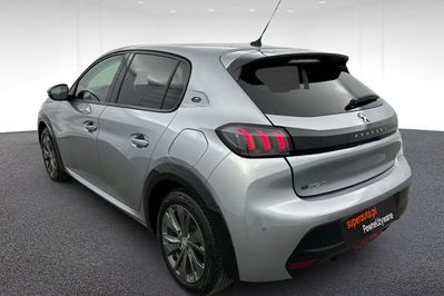 Peugeot 208 Allure BEV 50kWh AT