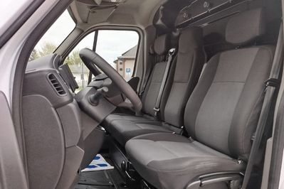 Renault Master 2.3 dCi L3H2
