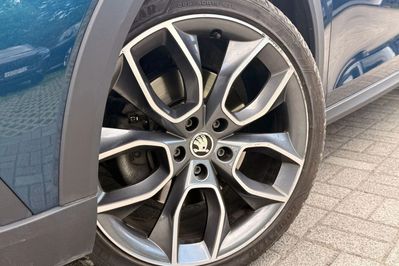 Skoda Octavia 2.0 TDI Scout 4x4 DSG
