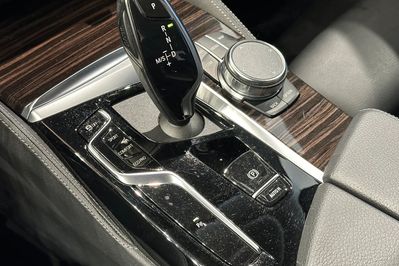 BMW Seria 5 520d xDrive Luxury Line