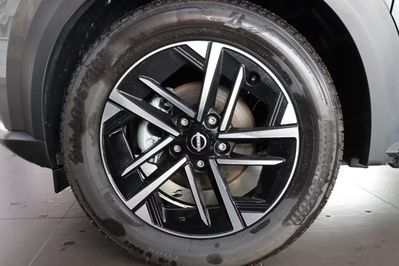 Nissan Juke N-Connecta 1.0 DIG-T