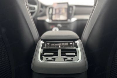 Volvo XC90 T8 AWD Plug-In Hybrid Ultra Dark 7os