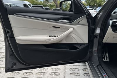 BMW Seria 5 520d xDrive M Sport