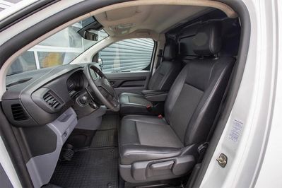 Peugeot Expert L2H1 AT