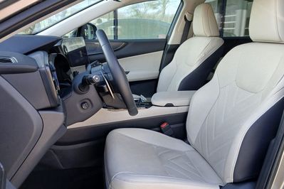 Lexus NX 450h+ Omotenashi AWD