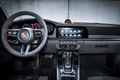 Porsche 911 Carrera 4 GTS