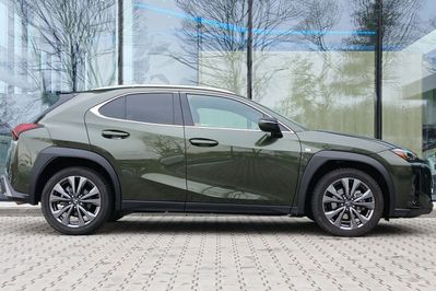 Lexus UX 300h F Sport Design
