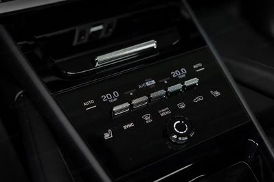 Porsche Cayenne Coupe E-Hybrid Black Edition