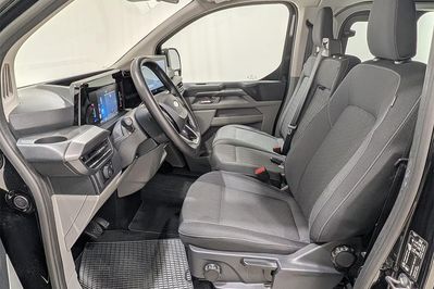 Ford Tourneo Custom 320 L2H1 Titanium A8