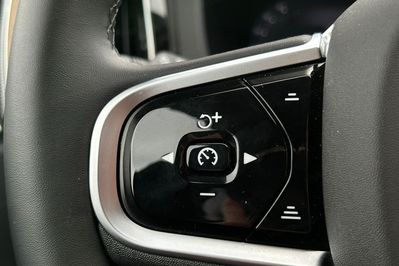 Volvo XC60 B5 B AWD Momentum Pro aut