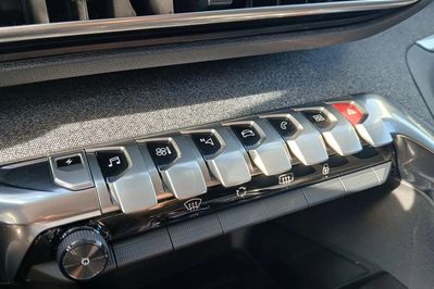 Peugeot 3008 1.6 PureTech Hybrid PHEV Allure S&S EAT8