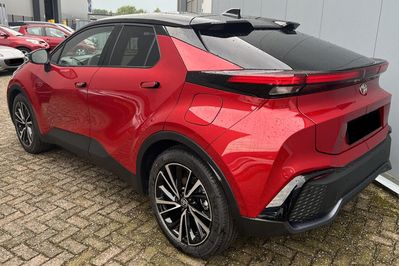 Toyota C-HR Executive 2.0 Plug-in Hybrid Dynamic Force