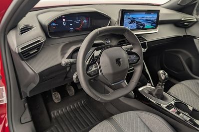 Peugeot 2008 ALLURE 1.2 PureTech