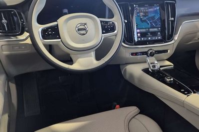 Volvo V60 T6 AWD Plug-In Hybrid Ultra Dark