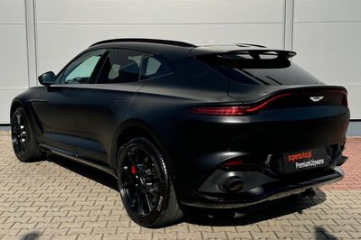 Aston Martin DBX V8