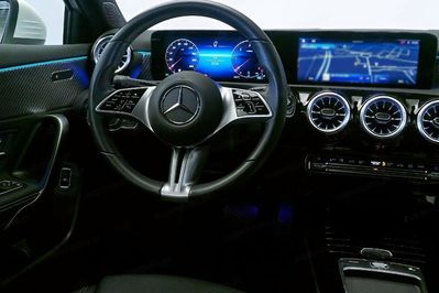 Mercedes Klasa A 200 d Progressive 8G-DCT