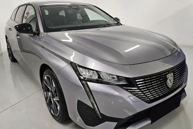 Peugeot 308 Allure EAT8 1.5 BlueHDi