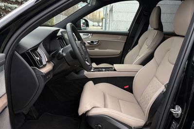 Volvo XC90 T8 AWD Plug-In Hybrid Plus Dark 7os