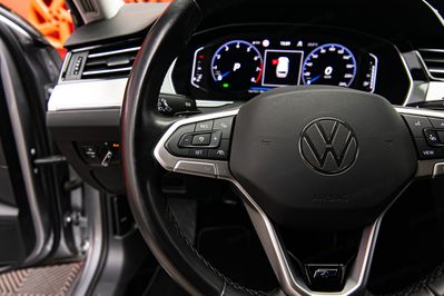 Volkswagen Passat 2.0 TSI R-Line DSG