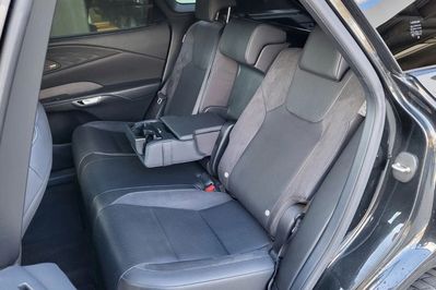 Lexus RX 350h Omotenashi