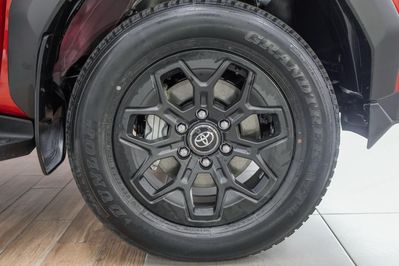Toyota HiLux mHEV Double Cab Invincible 4x4 aut