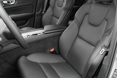 Volvo V60 B4 B Plus Dark