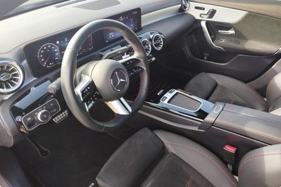 Mercedes CLA 200 AMG Line 7G-DCT