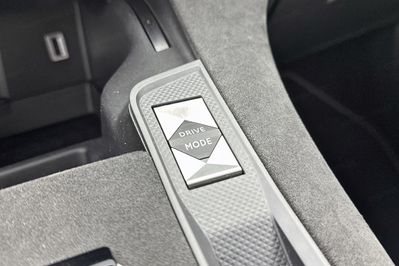 DS DS 7 Performance Line 1.6 E-Tense Hybrid AT