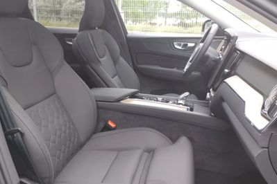 Volvo XC60 B5 B AWD Plus Dark