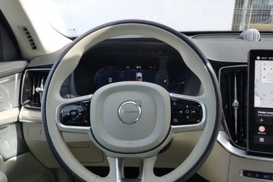 Volvo XC90 T8 AWD Plug-In Hybrid Ultra Bright 7os