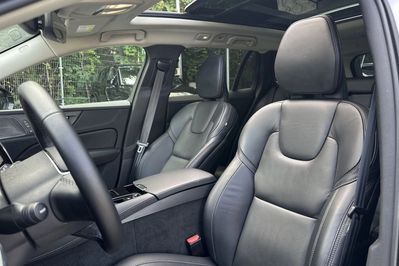 Volvo V60 T6 AWD Plug-In Hybrid Plus Dark